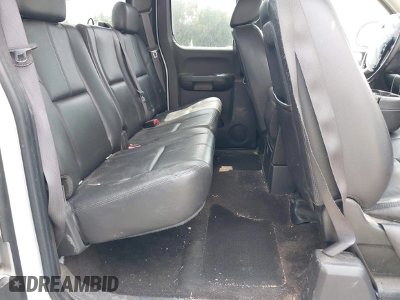 2008 Chevrolet Silverado 1500 1LT with VIN 1GCEC19JX8Z313921, listed as a IAAI auction lot 41902153 with 180,265 mi miles and . Bid and sale history available at DreamBid. Image 8.