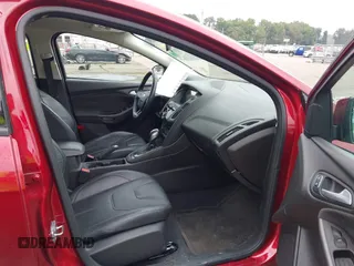 2016 Ford Focus SE with VIN 1FADP3F24GL249455, listed as a IAAI auction lot 40421121 with 49,043 mi miles. Bid and sale history available at carsss.com. Image 5.