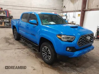 2020 Toyota Tacoma SR5 z VIN 3TMCZ5AN8LM340900, wystawiony jako IAAI lot #41461770 z przebiegiem 53 565 mil mil oraz . Historia ofert i sprzedaży dostępna na DreamBid. Obrazek 1.