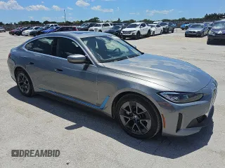 2024 BMW i4 eDrive40 z VIN WBY73AW02RFS99292, wystawiony jako Copart lot #56431405 z przebiegiem 17 030 mil mil oraz Tytuł czysty. Historia ofert i sprzedaży dostępna na DreamBid. Obrazek 4.