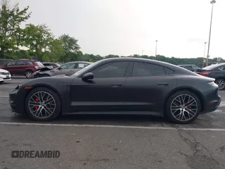 2021 Porsche Taycan 4S z VIN WP0AB2Y13MSA43638, wystawiony jako IAAI lot #42638298 z przebiegiem 27 634 mil mil oraz . Historia ofert i sprzedaży dostępna na DreamBid. Obrazek 14.