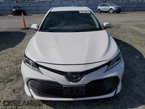 2018 Toyota Camry LE z VIN JTNB11HK2J3001972, wystawiony jako Copart lot #58079565 z przebiegiem 90 841 mil mil oraz Szkoda całkowita • Salvage title. Historia ofert i sprzedaży dostępna na DreamBid. Obrazek 5.