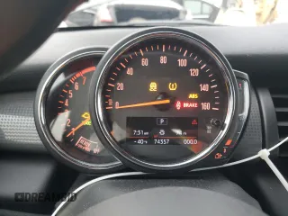 2019 MINI Convertible Cooper z VIN WMWWG5C51K3F79995, wystawiony jako Copart lot #48365685 z przebiegiem 74 357 mil mil oraz Szkoda całkowita • Salvage title. Historia ofert i sprzedaży dostępna na DreamBid. Obrazek 9.