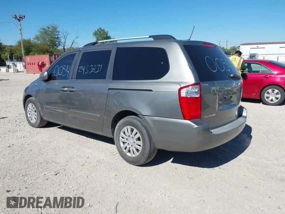 2010 Kia Sedona LX with VIN KNDMG4C34A6357531, listed as a IAAI auction lot 40493225 with 174,529 mi miles. Bid and sale history available at carsss.com. Image 3.