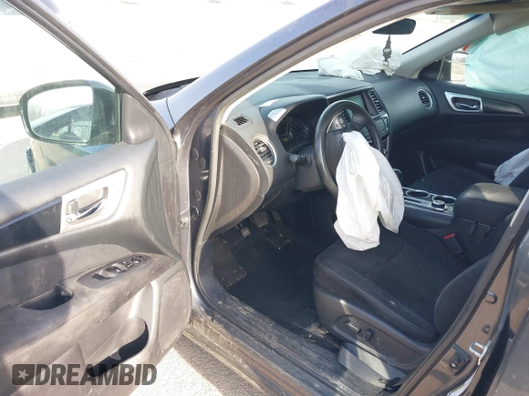 2013 Nissan Pathfinder SV with VIN 5N1AR2MM5DC650199, listed as a IAAI auction lot 41758539 with 172,568 mi miles. Bid and sale history available at carsss.com. Image 5.