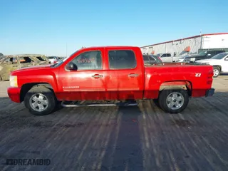 2010 Chevrolet Silverado 1500 LT with VIN 3GCRKSE31AG166945, listed as a IAAI auction lot 41743695 with 347,749 mi miles. Bid and sale history available at carsss.com. Image 14.