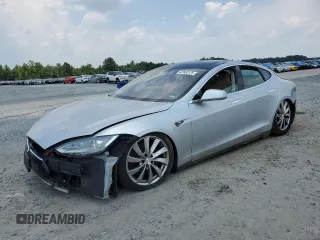 2013 Tesla Model S with VIN 5YJSA1DNXDFP04134, listed as a Copart auction lot 62660125 with 150,560 mi miles and Clean title. Bid and sale history available at DreamBid. Image 1.