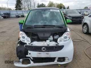 2014 Smart fortwo Passion with VIN WMEEJ9AA2EK763908, listed as a Copart auction lot 56653535 with 26,423 mi miles and Clean title. Bid and sale history available at DreamBid. Image 5.