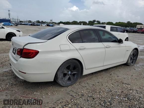2012 BMW 5 Series 528i z VIN WBAXG5C53CDW85359, wystawiony jako Copart lot #59535145 z przebiegiem 172 104 mil mil oraz Czysty tytuł • Clean title. Historia ofert i sprzedaży dostępna na DreamBid. Obrazek 3.