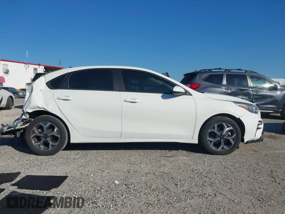 2021 Kia Forte FE with VIN 3KPF24AD3ME268468, listed as a IAAI auction lot 41786616 with 60,041 mi miles. Bid and sale history available at carsss.com. Image 13.