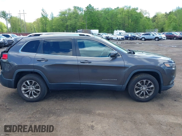 2019 Jeep Cherokee Latitude Plus с VIN 1C4PJMLB6KD355718, выставлен на аукционе IAAI как лот 42209813 с пробегом 101 773 миль миль и . История ставок и продаж доступна на DreamBid. Изображение 13.
