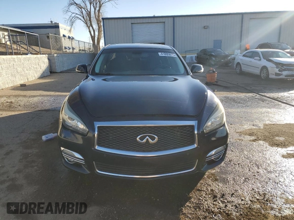 2015 Infiniti Q70 z VIN JN1BY1PR6FM830997, wystawiony jako Copart lot #41895875 z przebiegiem 203 061 mil mil oraz Szkoda całkowita • Salvage title. Historia ofert i sprzedaży dostępna na DreamBid. Obrazek 5.
