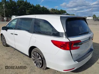 2024 Honda Odyssey EX-L with VIN 5FNRL6H65RB007535, listed as a IAAI auction lot 40602982 with 6,097 mi miles and . Bid and sale history available at DreamBid. Image 3.