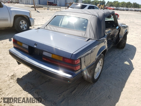 1984 Ford Mustang z VIN 1FABP27W7EF225018, wystawiony jako Copart lot #48488031 z przebiegiem 49 673 mil mil oraz Szkoda całkowita • Salvage title. Historia ofert i sprzedaży dostępna na DreamBid. Obrazek 4.