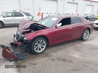 2019 Chrysler 300 C Luxury Series with VIN 2C3CCAPT8KH506432, listed as a IAAI auction lot 40933892 with 100,862 mi miles and . Bid and sale history available at carsss.com. Image 17.