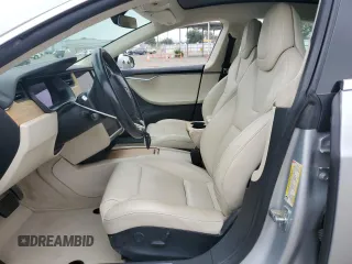 2018 Tesla Model S 75D z VIN 5YJSA1E25JF282919, wystawiony jako Copart lot #60255745 z przebiegiem 94 066 mil mil oraz Szkoda całkowita • Salvage title. Historia ofert i sprzedaży dostępna na DreamBid. Obrazek 7.