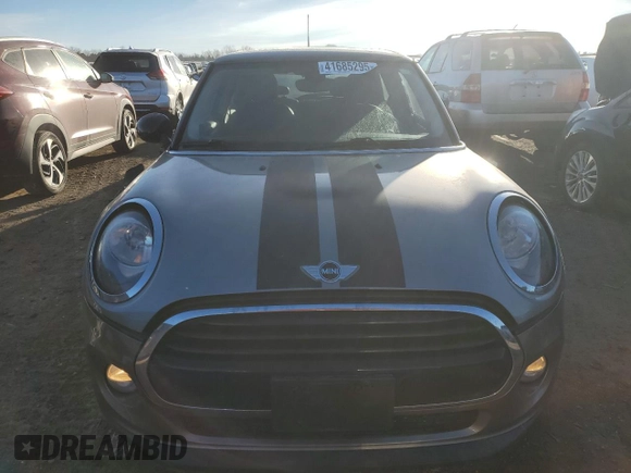 2017 MINI Hardtop Cooper with VIN WMWXP5C51H3C63722, listed as a Copart auction lot 41685295 with 92,207 mi miles and Salvage title. Bid and sale history available at DreamBid. Image 5.