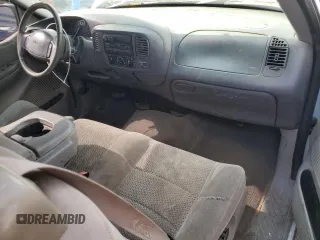 2002 Ford F-150 XL z VIN 1FTRX17W22NB22531, wystawiony jako Copart lot #54694475 z przebiegiem Nie podano mil oraz Szkoda całkowita • Salvage title. Historia ofert i sprzedaży dostępna na DreamBid. Obrazek 8.