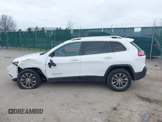 2019 Jeep Cherokee Altitude с VIN 1C4PJMLBXKD352384, выставлен на аукционе IAAI как лот 42059752 с пробегом 79 640 миль миль и . История ставок и продаж доступна на DreamBid. Изображение 14.