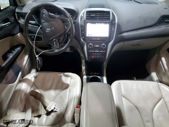 2017 Lincoln MKC Reserve with VIN 5LMCJ3D91HUL34118, listed as a Copart auction lot 42304775 with 81,138 mi miles and Salvage Title. Bid and sale history available at carsss.com. Image 8.