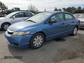 2010 Honda Civic DX-VP z VIN 19XFA1F30AE024337, wystawiony jako Copart lot #46955245 z przebiegiem 300 111 mil mil oraz Szkoda całkowita • Salvage title. Historia ofert i sprzedaży dostępna na DreamBid. Obrazek 1.