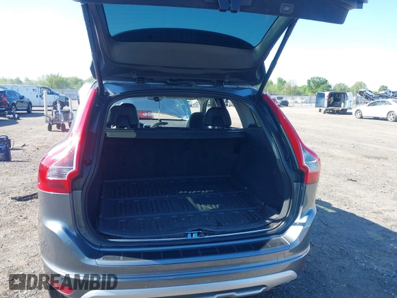 2017 Volvo XC60 Dynamic with VIN YV440MDR9H2113878, listed as a IAAI auction lot 41990014 with 64,188 mi miles and . Bid and sale history available at DreamBid. Image 17.