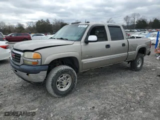 2001 GMC Sierra 2500HD SLE with VIN 1GTHK23U51F115697, listed as a Copart auction lot 49310135 with 245,987 mi miles and Salvage Title. Bid and sale history available at carsss.com. Image 1.