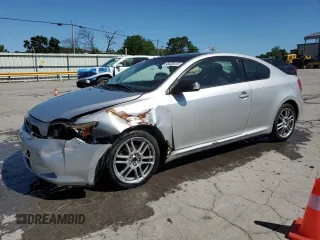 2006 Scion tC z VIN JTKDE177560120258, wystawiony jako Copart lot #58028415 z przebiegiem Nie podano mil oraz Szkody całkowita. Historia ofert i sprzedaży dostępna na DreamBid. Obrazek 1.
