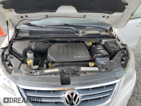 2011 Volkswagen Routan SE with VIN 2V4RW3DG0BR789523, listed as a Copart auction lot 61761785 with 124,530 mi miles and Clean title. Bid and sale history available at DreamBid. Image 12.