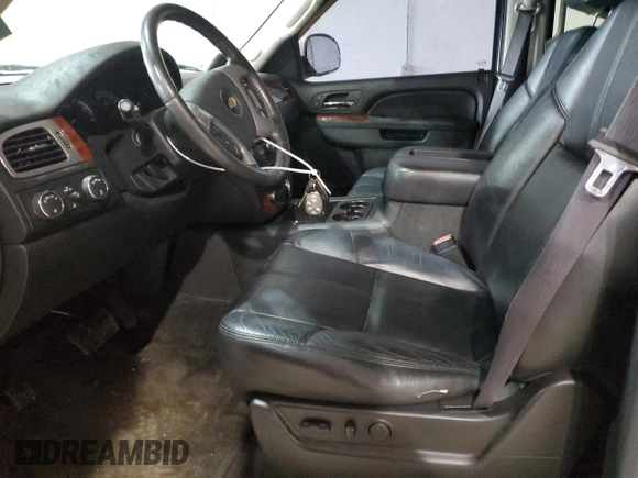 2012 Chevrolet Tahoe LT z VIN 1GNSKBE06CR157112, wystawiony jako Copart lot #55932895 z przebiegiem 185 934 mil mil oraz Szkoda całkowita • Salvage title. Historia ofert i sprzedaży dostępna na DreamBid. Obrazek 7.