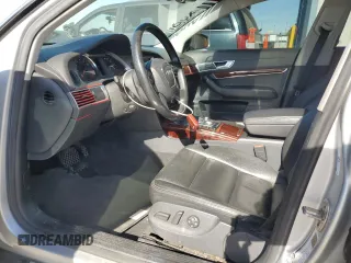 2008 Audi A6 z VIN WAUDV74F08N021307, wystawiony jako Copart lot #73353494 z przebiegiem 129 108 mil mil oraz Szkoda całkowita • Salvage title. Historia ofert i sprzedaży dostępna na DreamBid. Obrazek 7.