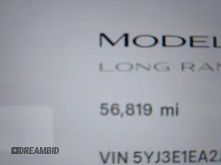 2018 Tesla Model 3 Long Range Battery z VIN 5YJ3E1EA2JF011588, wystawiony jako IAAI lot #42304226 z przebiegiem 56 819 mil mil oraz . Historia ofert i sprzedaży dostępna na DreamBid. Obrazek 15.