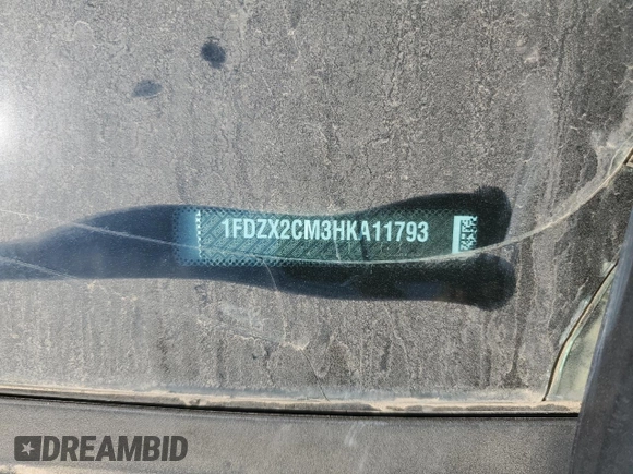 2017 Ford Transit XL z VIN 1FDZX2CM3HKA11793, wystawiony jako Copart lot #75661334 z przebiegiem 96 112 mil mil oraz Szkoda całkowita • Salvage title. Historia ofert i sprzedaży dostępna na DreamBid. Obrazek 13.