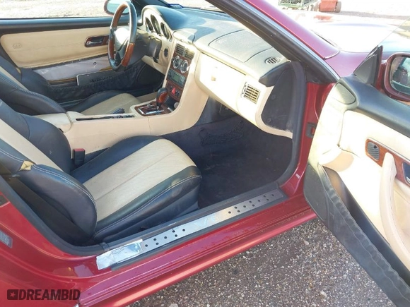 2001 Mercedes-Benz SLK-Class with VIN WDBKK65F71F188015, listed as a IAAI auction lot 40844432 with 115,156 mi miles. Bid and sale history available at carsss.com. Image 5.