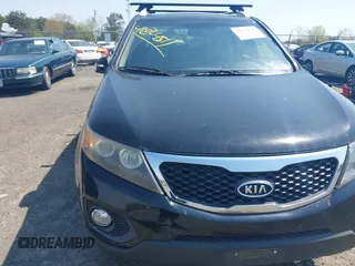 2013 Kia Sorento LX with VIN 5XYKTDA67DG375524, listed as a IAAI auction lot 41824511 with 175,604 mi miles. Bid and sale history available at carsss.com. Image 6.