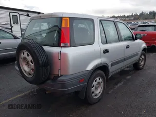 1998 Honda CR-V LX with VIN JHLRD2844WC016145, listed as a IAAI auction lot 41820540 with 178,900 mi miles. Bid and sale history available at carsss.com. Image 4.