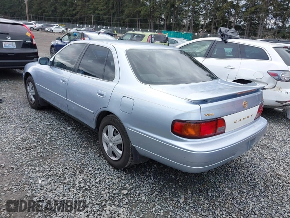 1996 Toyota Camry DX with VIN JT2BG12K2T0396941, listed as a IAAI auction lot 41593032 with 205,514 mi miles. Bid and sale history available at carsss.com. Image 3.