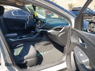 2018 Chevrolet Volt LT with VIN 1G1RC6S56JU110001, listed as a IAAI auction lot 42013733 with 83,254 mi miles. Bid and sale history available at carsss.com. Image 5.