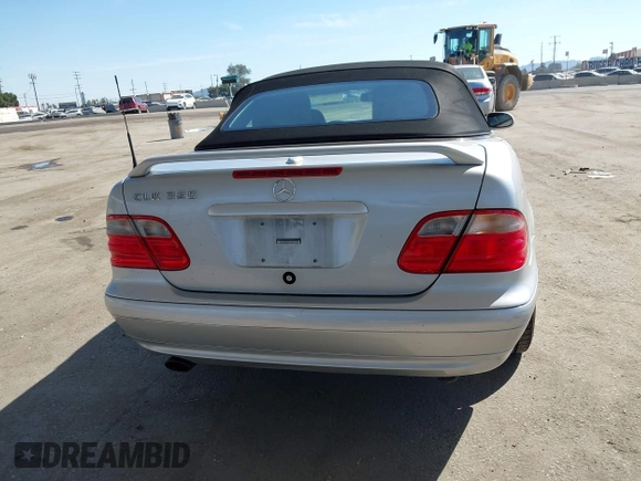 2000 Mercedes-Benz CLK with VIN WDBLK65G7YT051620, listed as a IAAI auction lot 41870818 with 141,676 mi miles and . Bid and sale history available at carsss.com. Image 16.