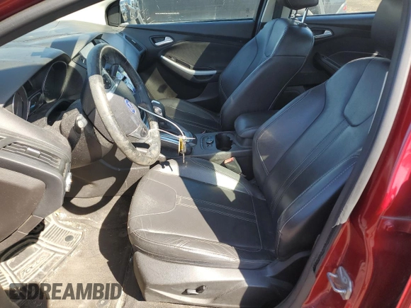 2013 Ford Focus SE z VIN 1FADP3F27DL114711, wystawiony jako Copart lot #66112415 z przebiegiem 121 197 mil mil oraz Czysty tytuł • Clean title. Historia ofert i sprzedaży dostępna na DreamBid. Obrazek 7.