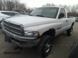 2001 Dodge 2500 z VIN 3B7KF26Z41M544444, wystawiony jako IAAI lot #27156666 z przebiegiem 48 392 mil mil oraz . Historia ofert i sprzedaży dostępna na DreamBid. Obrazek 2.