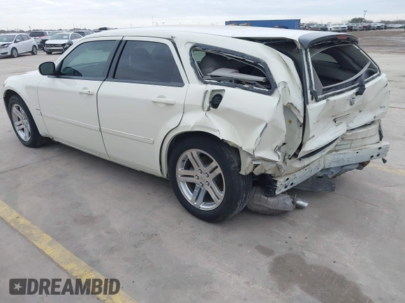 2005 Dodge Magnum RT with VIN 2D8GV58245H510374, listed as a IAAI auction lot 41321857 with 1 mi miles. Bid and sale history available at carsss.com. Image 3.