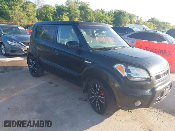 2010 Kia Soul + with VIN KNDJT2A25A7127326, listed as a IAAI auction lot 41966153 with 216,660 mi miles. Bid and sale history available at carsss.com. Image 1.