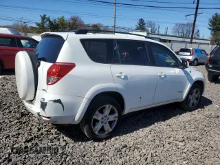 2007 Toyota RAV4 Sport with VIN JTMBK32V275026447, listed as a Copart auction lot 50764515 with 139,184 mi miles and Salvage Title. Bid and sale history available at carsss.com. Image 3.