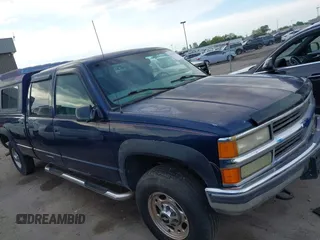 2000 Chevrolet Silverado 3500 z VIN 1GCHK33J1YF419504, wystawiony jako IAAI lot #42337616 z przebiegiem 169 037 mil mil oraz . Historia ofert i sprzedaży dostępna na DreamBid. Obrazek 1.