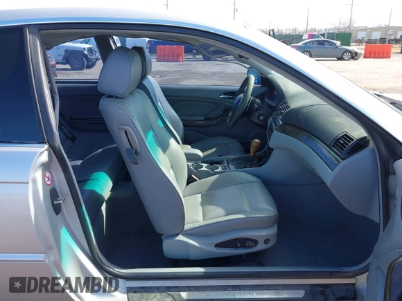 2001 BMW 3 Series 330Ci with VIN WBABN534X1JU35879, listed as a IAAI auction lot 41596963 with 206,953 mi miles. Bid and sale history available at carsss.com. Image 5.