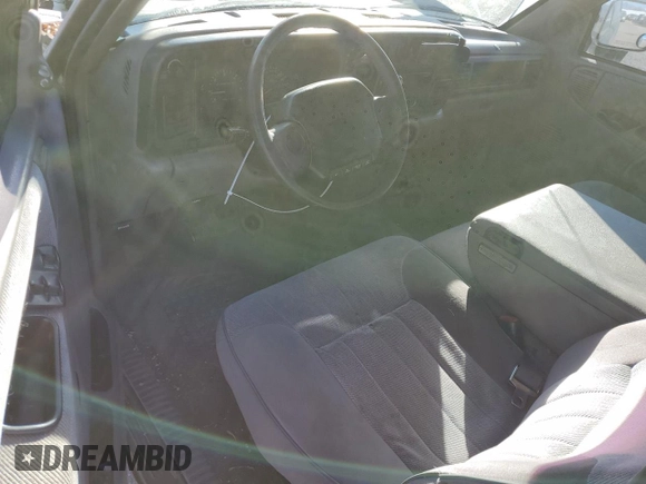 1995 Dodge 1500 z VIN 1B7HC16YXSS375804, wystawiony jako Copart lot #83647504 z przebiegiem 218 858 mil mil oraz Szkoda całkowita • Salvage title. Historia ofert i sprzedaży dostępna na DreamBid. Obrazek 8.