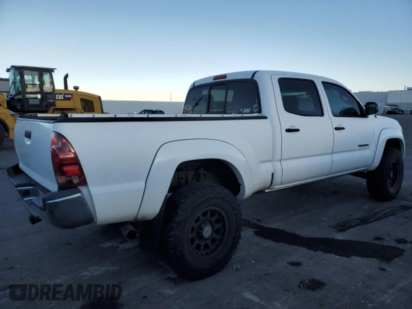 2008 Toyota Tacoma PreRunner with VIN 3TMKU72N98M015653, listed as a Copart auction lot 41821325 with 221,568 mi miles and Salvage title. Bid and sale history available at DreamBid. Image 3.
