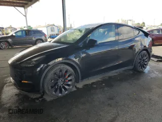 2022 Tesla Model Y Performance z VIN 7SAYGDEFXNF554631, wystawiony jako Copart lot #47278325 z przebiegiem 33 182 mil mil oraz Szkoda całkowita • Salvage title. Historia ofert i sprzedaży dostępna na DreamBid. Obrazek 1.
