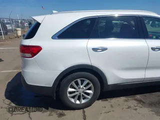 2017 Kia Sorento LX with VIN 5XYPGDA59HG307040, listed as a IAAI auction lot 42125920 with 125,303 mi miles and . Bid and sale history available at carsss.com. Image 17.